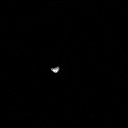 Phobos bedeckte aus der Sicht des Marsrovers Curiosity am 1. August 2013 den zweiten Marsmond Deimos.