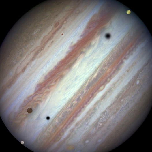 Die Jupitermonde Europa, Callisto und Io. Credit: NASA/ESA/Hubble Heritage Team